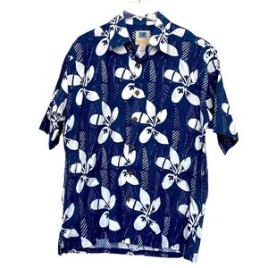 AVI Collection by Kahala Hawaiian Islands. Blue and White Floral Button Up Shirt
